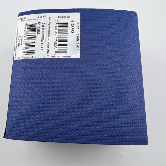 Swarovski crystal doe in Santa’s hat - Picture 3 of 3